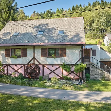 U Hronova-4 By Interhome * Chlivce