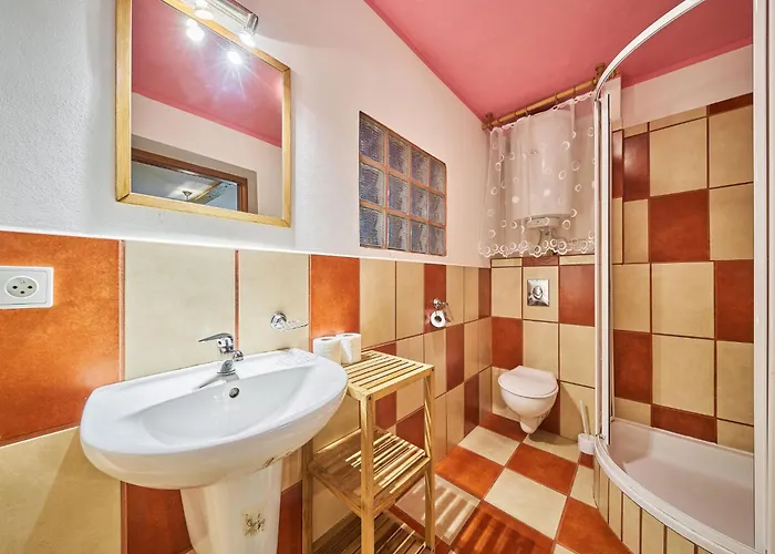 U Hronova-4 By Interhome Apartmán